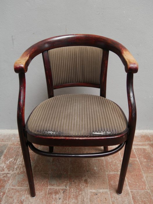 Judenstilstuhl von Thonet Wien stehend gestreift