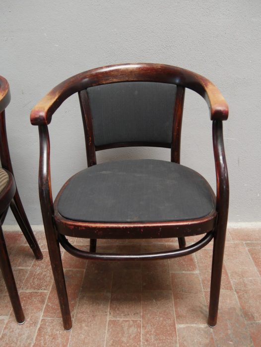 Jugenstilstuhl von Thonet Wien stehend Farbe grau