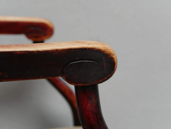 Detailansicht beide Armlehnen Jugenstil Stuhl von Thonet Wien