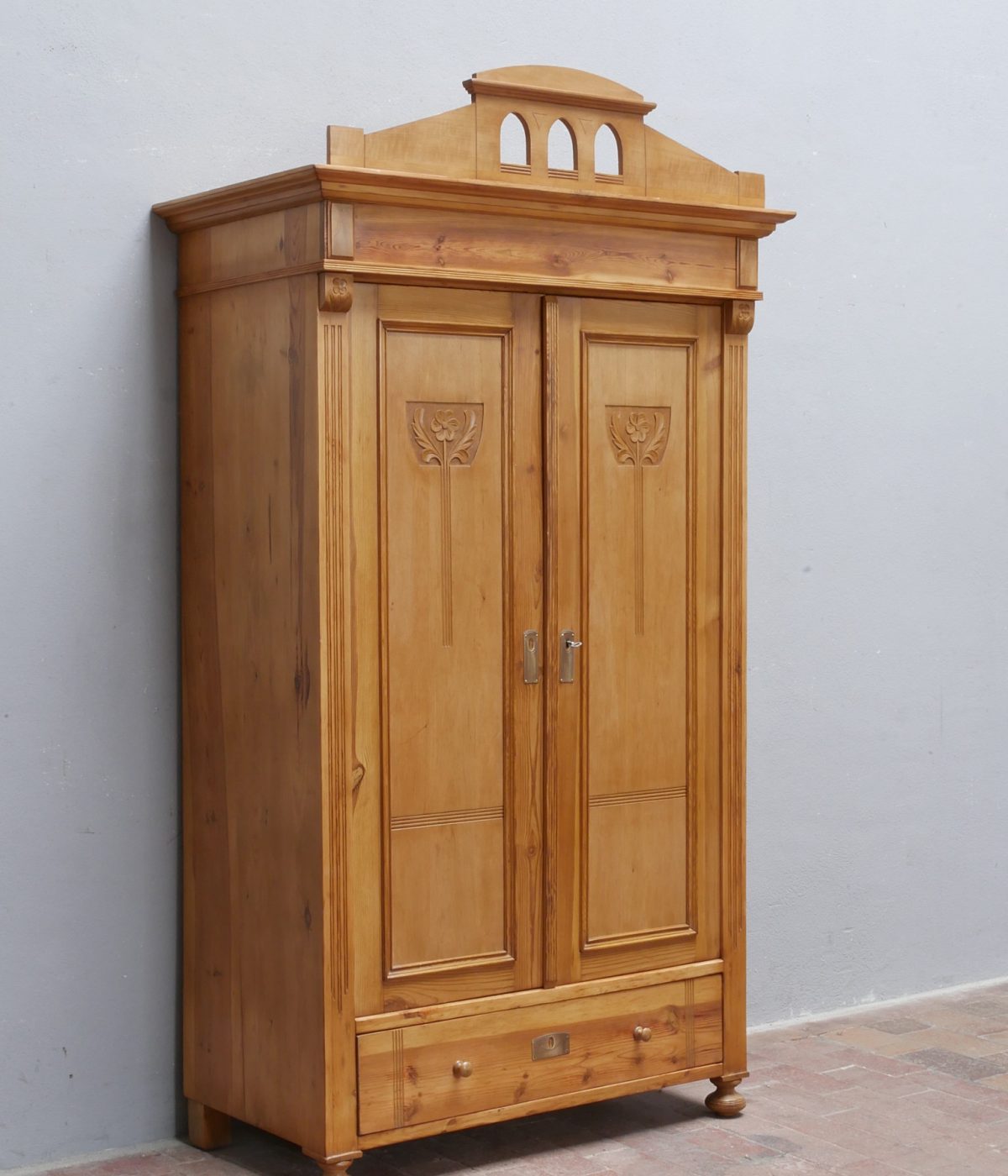 WUNDERSCHÖNER JUGENDSTIL KLEIDERSCHRANK UM 1910 WEICHHOLZ RESTAURIERT